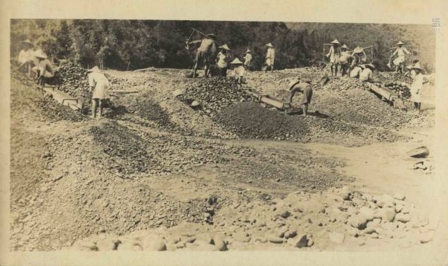1934年基隆河的砂金採收狀況